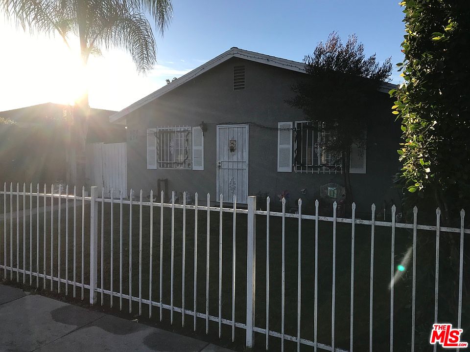 1st image of 624 E 88th Pl