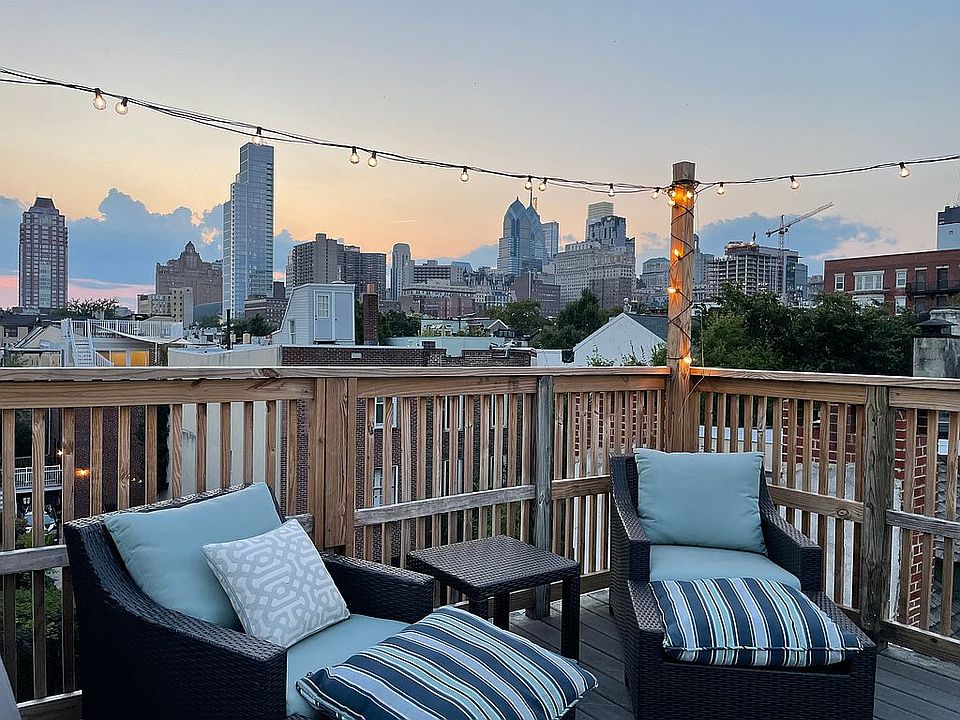 2nd image of 941 Lombard St
