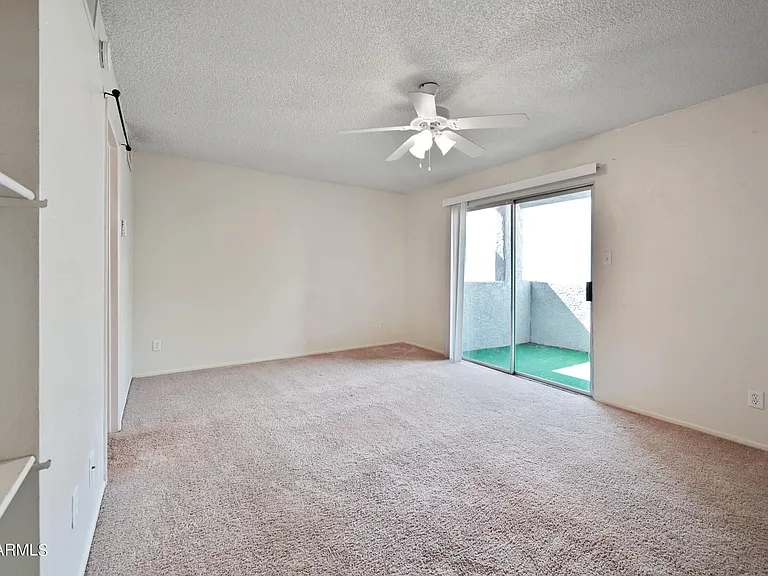 4410 N Longview Ave #217 — Photo 6
