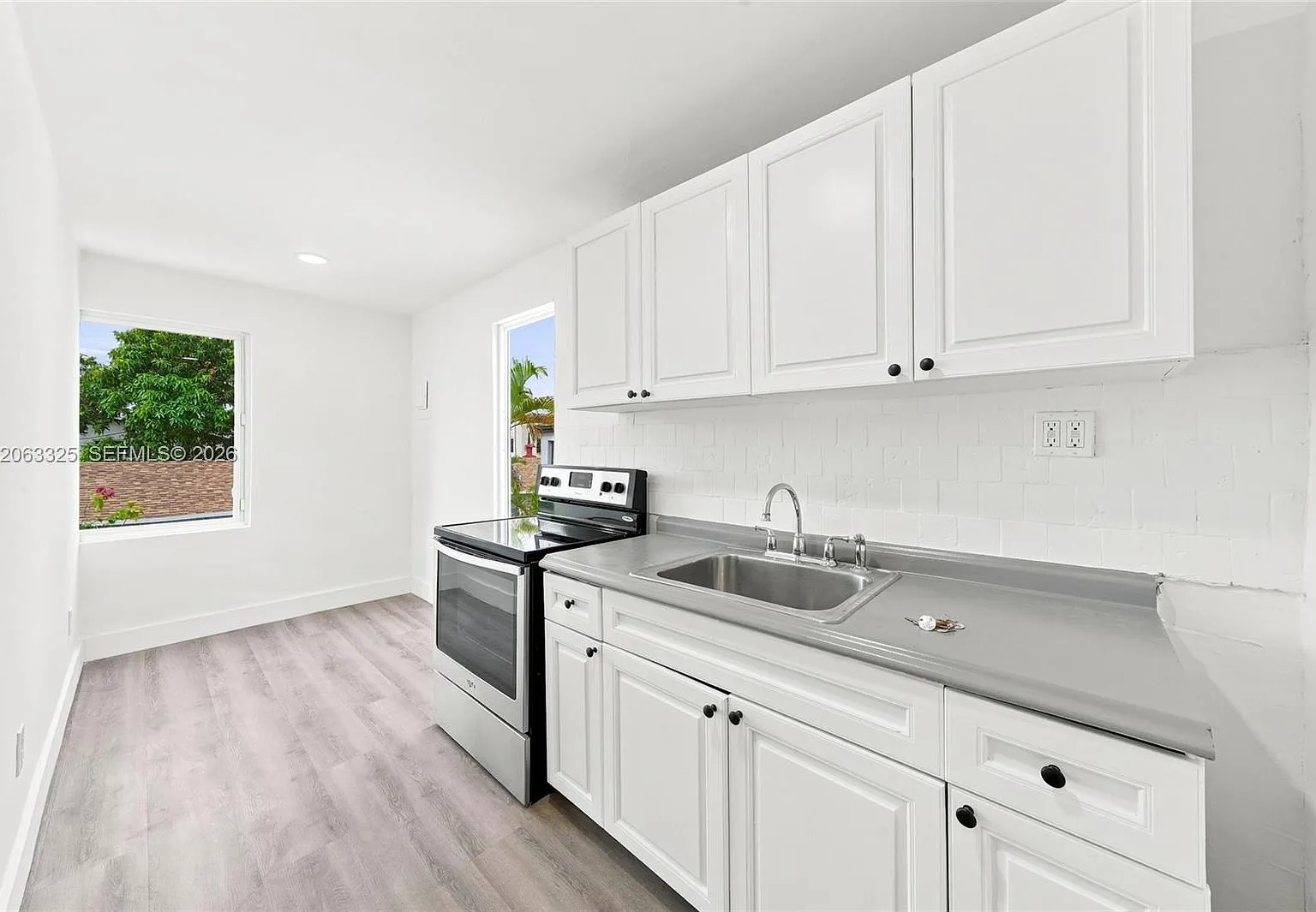 3 bed, $2,800 — Photo 1