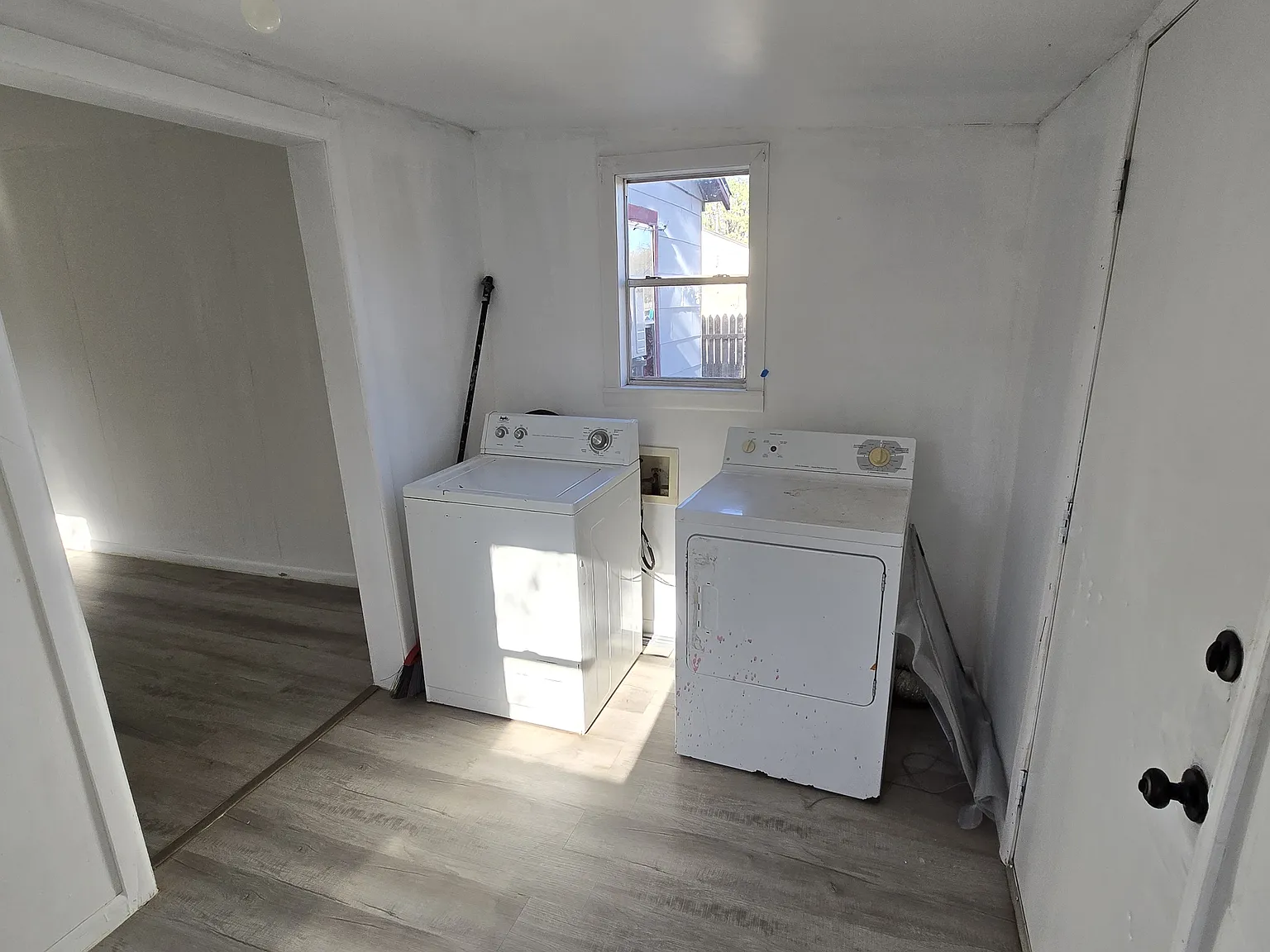 2 bed, 744 sqft, $800 — Photo 2