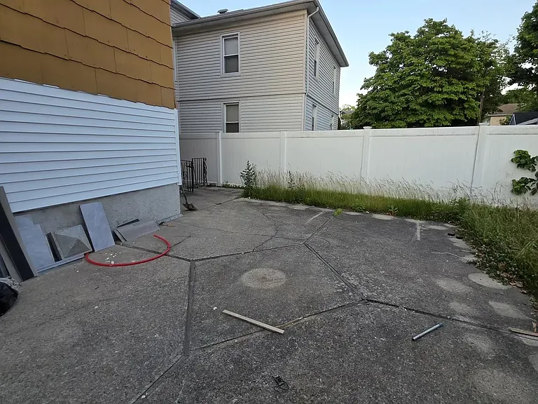 Fremont Ave — Photo 10