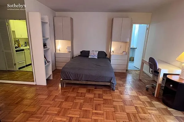 Rented by Sotheby's International Realty | media 14