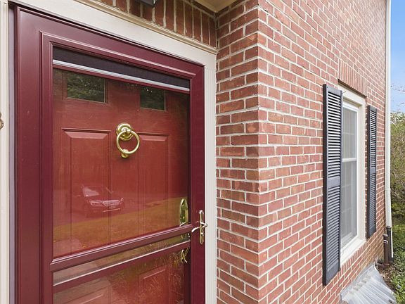 4th image of 85 Town House Way #18