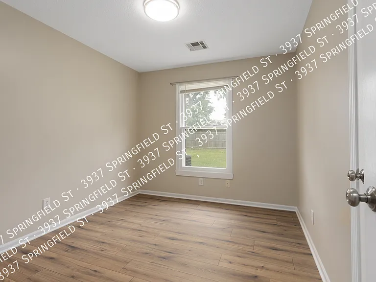 3937 Springfield St — Photo 8