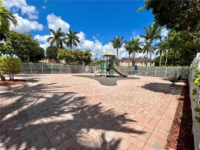 12212 SW 124th Path — Photo 8