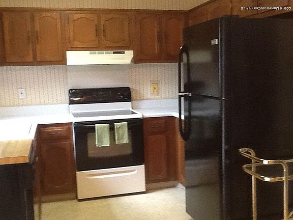 4th image of 995B Constitution Blvd