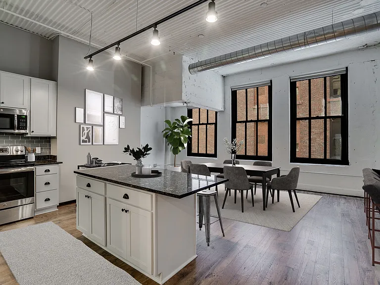 Irvine - 1 Bed / 1 Bath - 1,030 Sq.Ft.