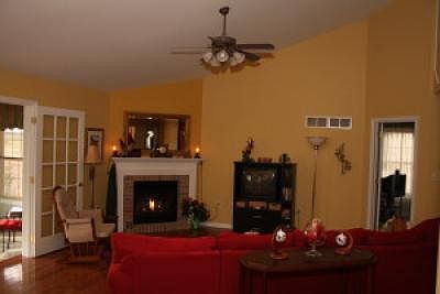 3rd image of 1024 Cambridge Dr