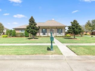101 Lac Petit Ct, Luling, LA 70070