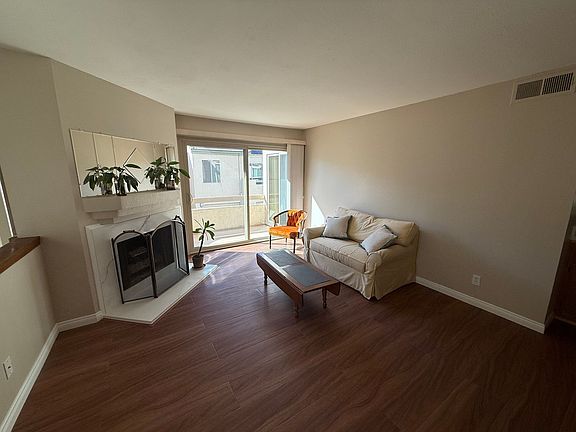 3rd image of 6116 Calle Mariselda Unit 101