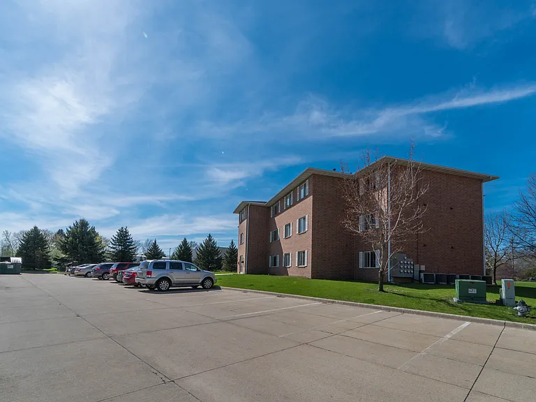 Campus Court Condos - 9025-4 — Photo 12