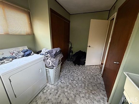 5th image of 907 Southgate Dr