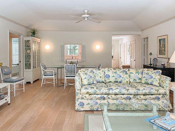 5th image of 470 Sabal Palm Ln