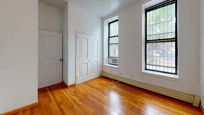 Rented by Bond New York | media 7