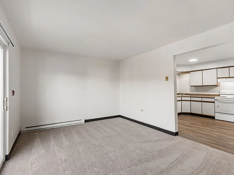 260 N Main St — Photo 3