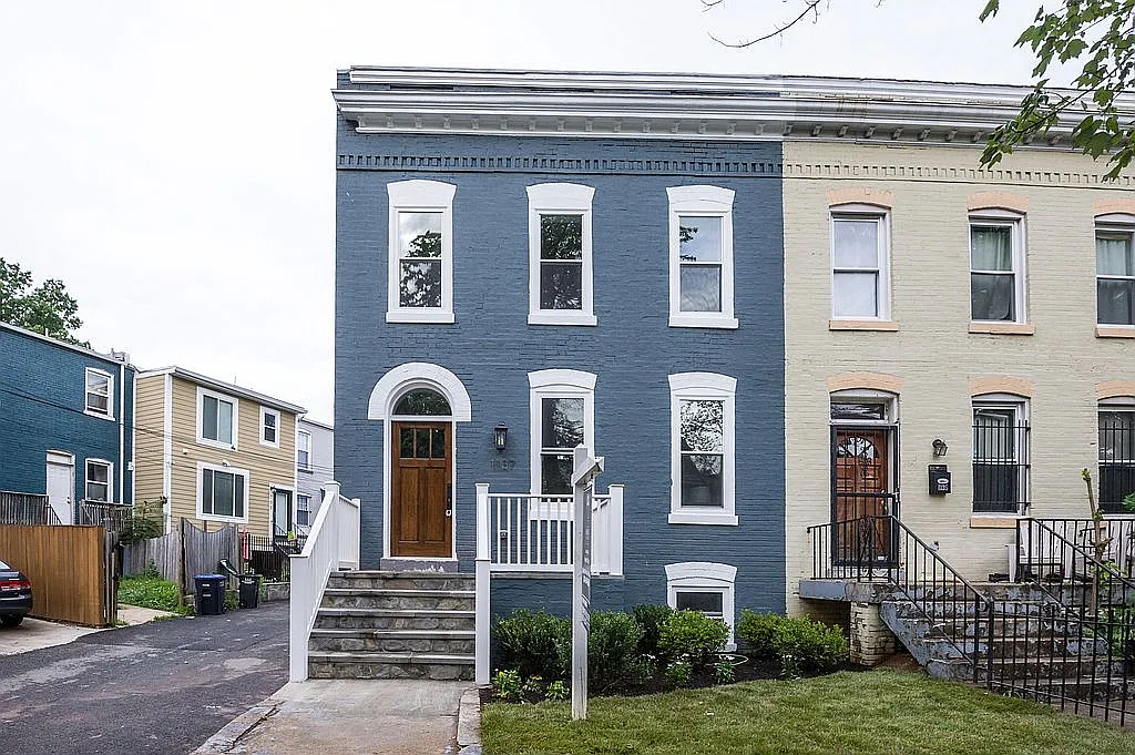 1137 7th St NE photo 1
