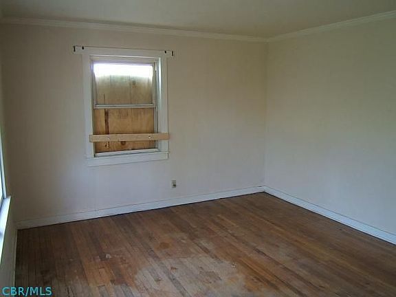 3rd image of 133 W Stanton Ave