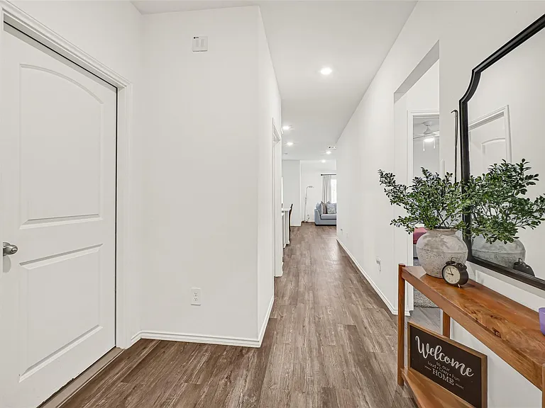 210 Coral Drift Ct — Photo 2