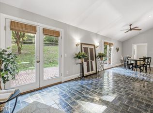 12 Lanier Dr, Chapel Hill, NC 27517