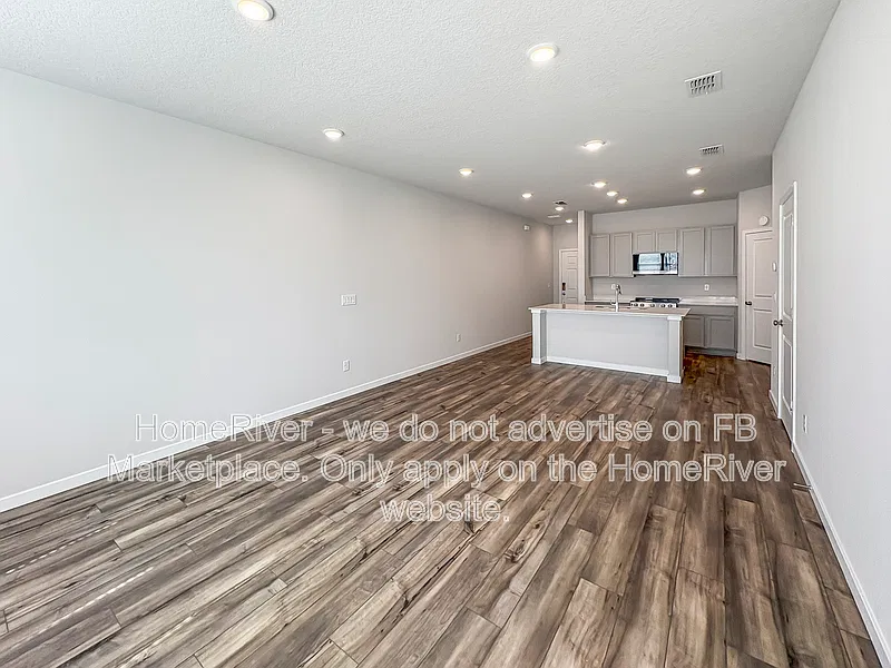 3 bed, 2.5 bath, 1429 sqft, $1,875 — Photo 3