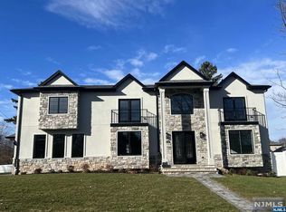 230 Jefferson Ave, Paramus, NJ 07652