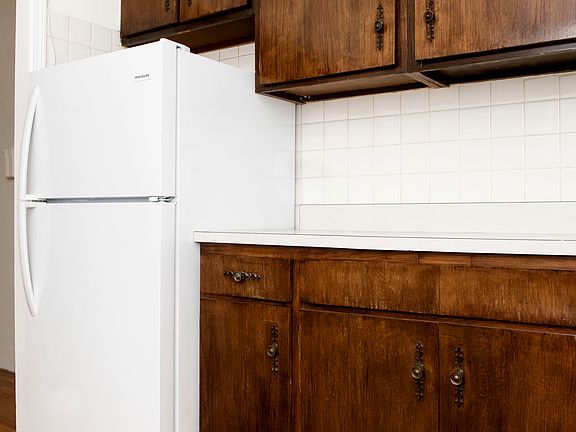 3rd image of 2131 W Giddings St APT 2C