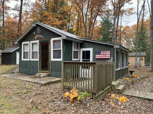 220 Mary Jo Rd, Harrison, MI 48625