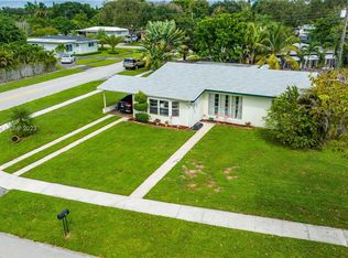 912 Pine Ridge Dr, Plantation, FL 33317