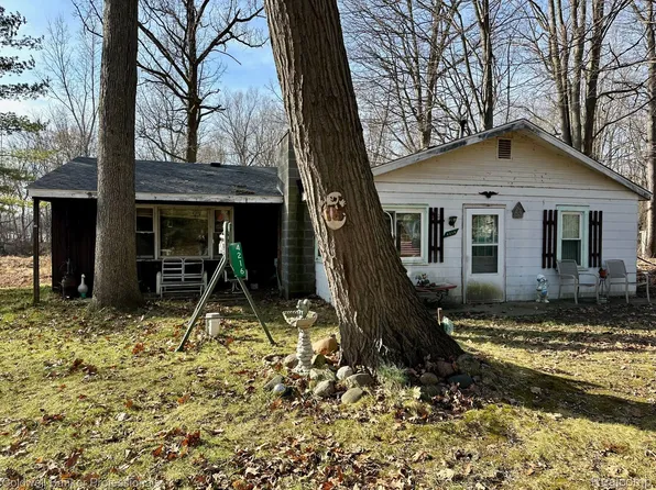 4216 Pantek Park Dr, Attica, MI 48412