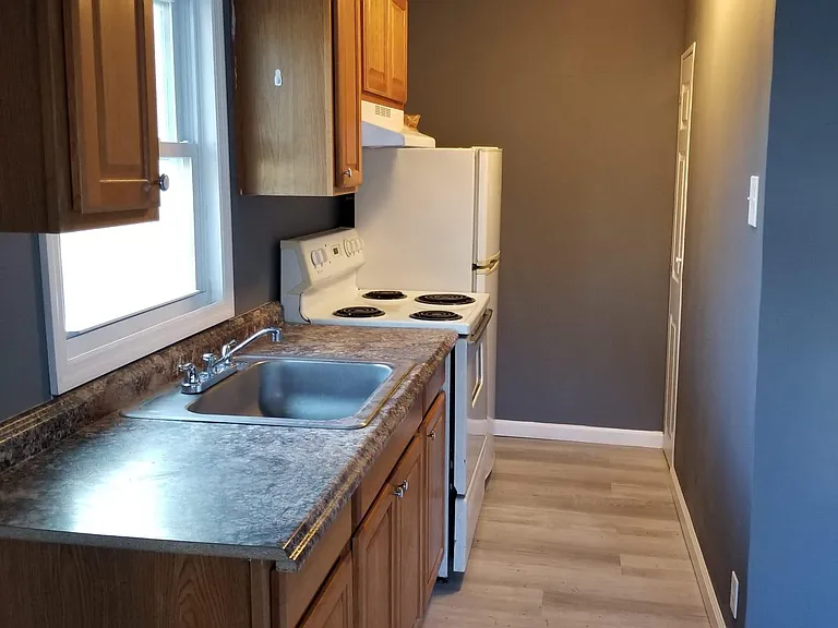 802 Central Ave #B — Photo 2