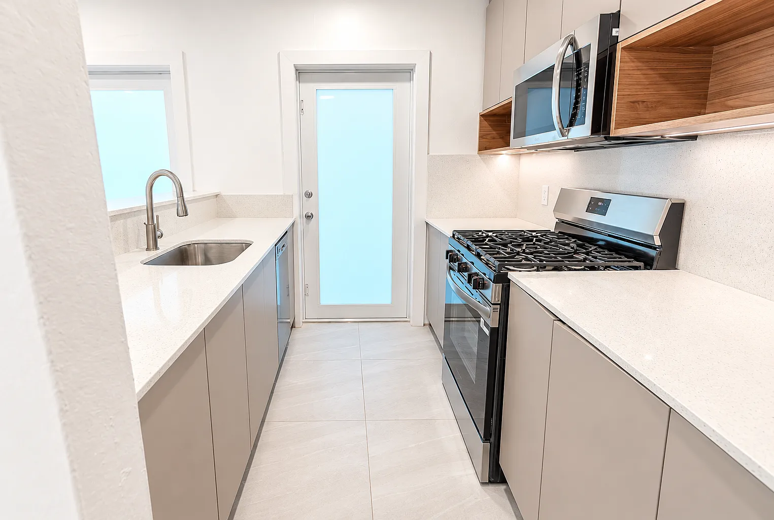 1000 Lenox Ave — Photo 4