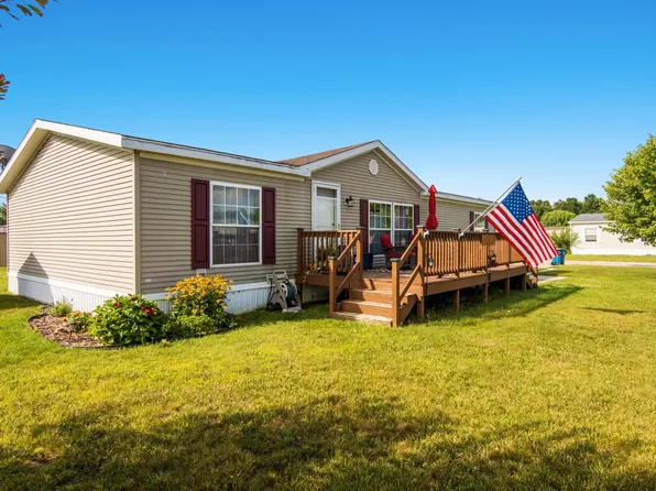 808 Yarrow Trl, Traverse City, MI 49685