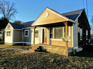 621 W Cloud Springs Rd, Rossville, GA 30741