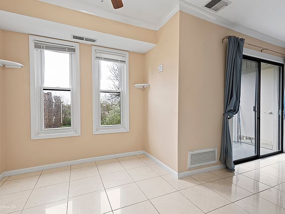3rd image of 2214 Country Club Dr APT 26