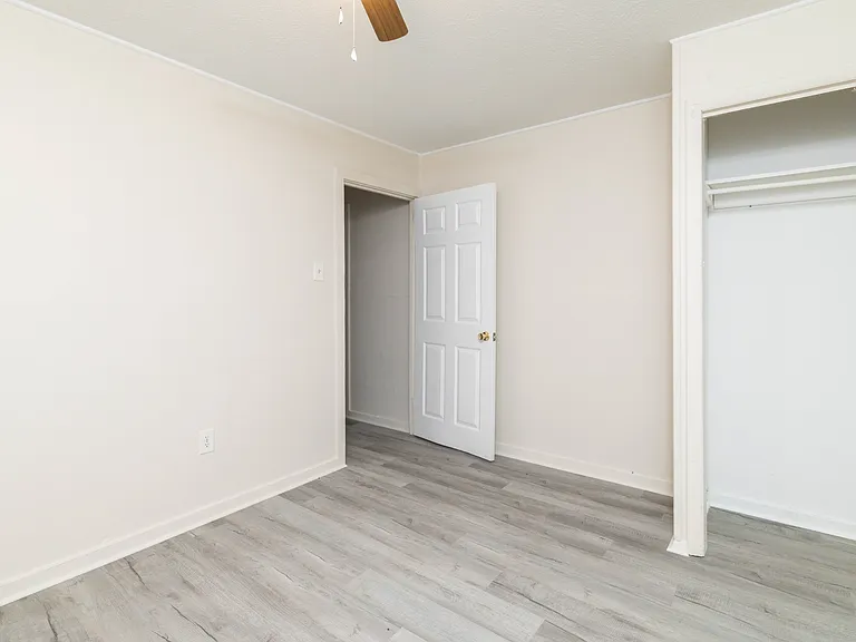 219 Highland Ave — Photo 16