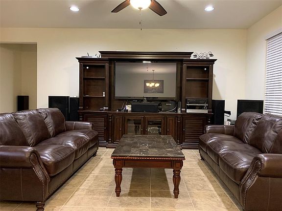3rd image of 3606 Belmore Ln