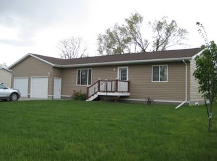 106 W 5th St, Redfield, SD 57469