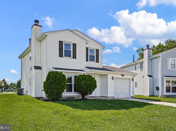 8 Bergen Ct, Newark, DE 19702