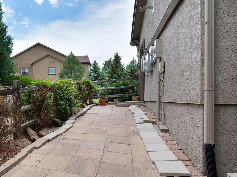 1411 Fieldwood Ct — Photo 56