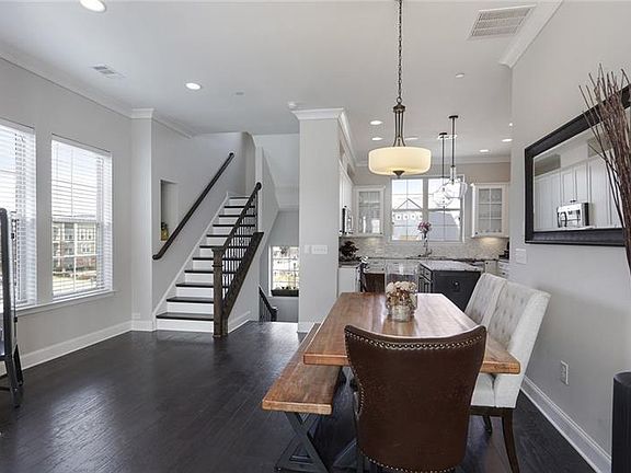 5th image of 100 Blakemore Dr SE