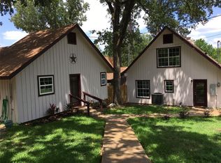 29 Connor Ln #B, Huntsville, TX 77320