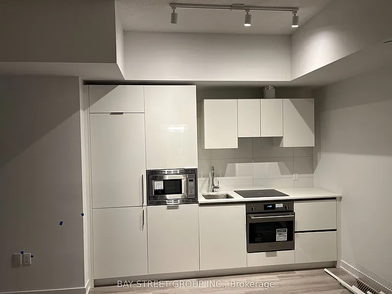 121 Saint Patrick St #1111 — Photo 4
