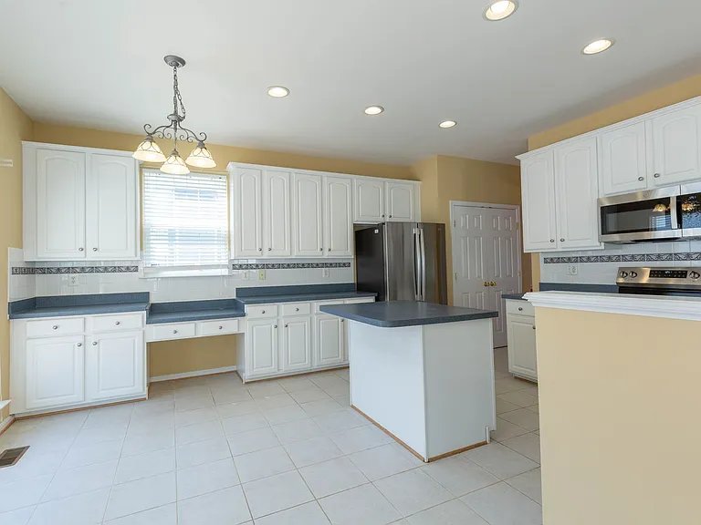 341 Bullskin St — Photo 9
