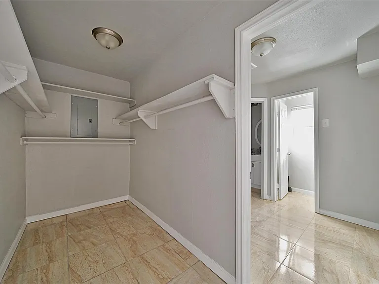 10071 Woodhollow Dr — Photo 17