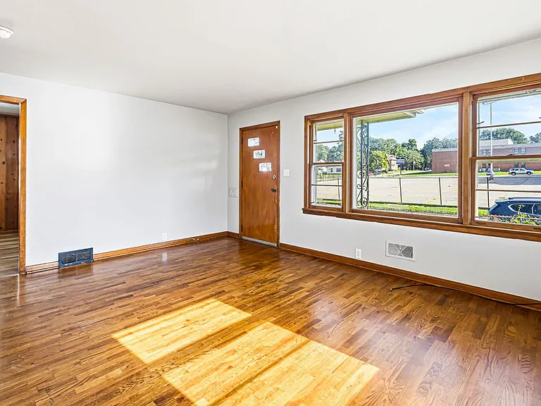 2510 Sylvanie St — Photo 5