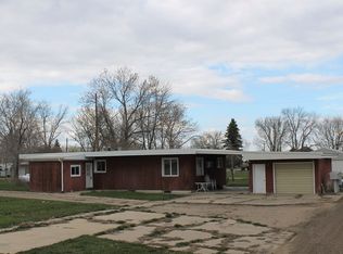 620 6th St E, Harvey, ND 58341