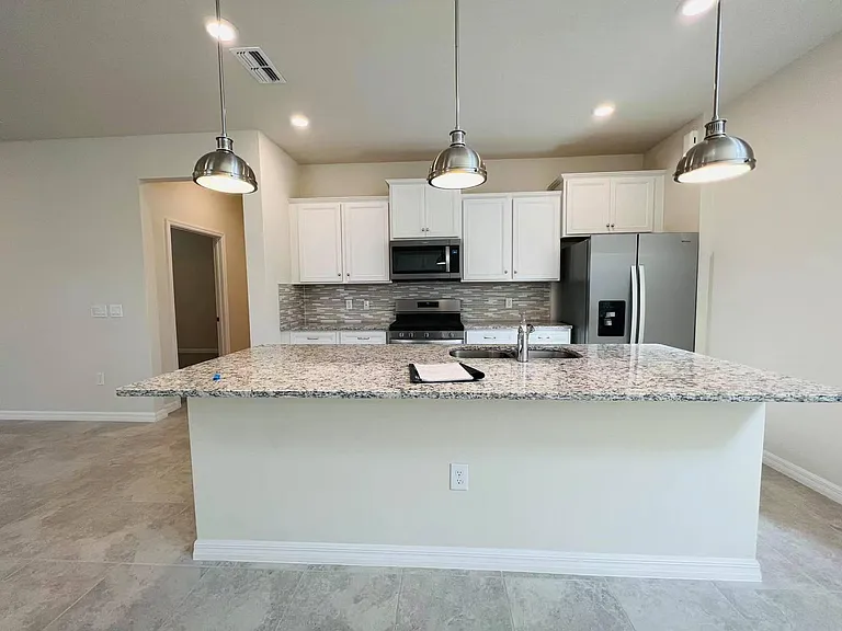 7236 Oakmoss Loop — Photo 5