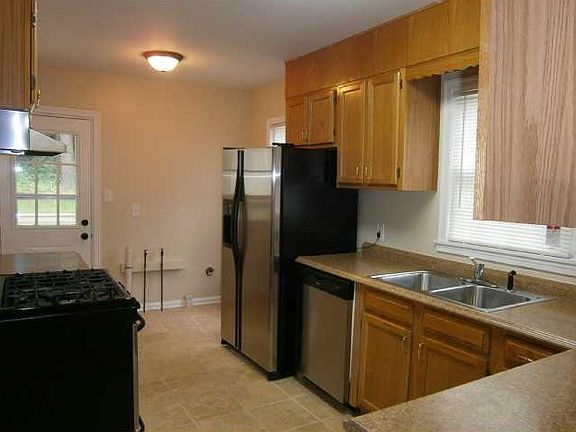 2nd image of 803 Toliver St