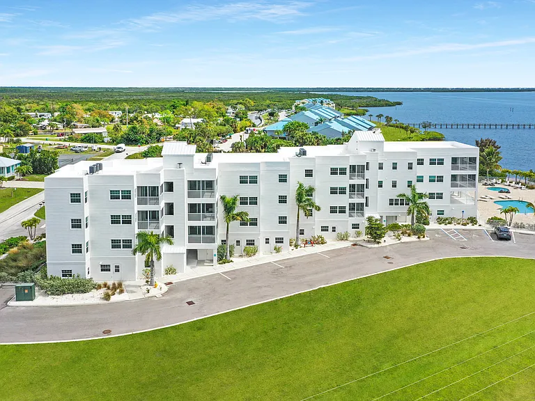 14550 River Beach Dr #303 — Photo 12